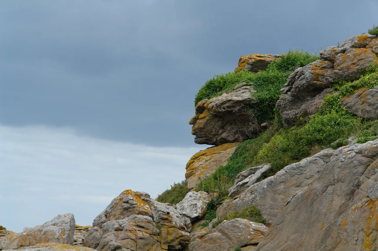 Jéronimo Letellec (Apache Head in Rocks, Ebihens, France)